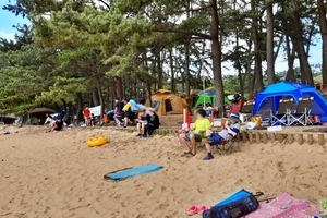 꾸지나무골 해수욕장 캠핑장